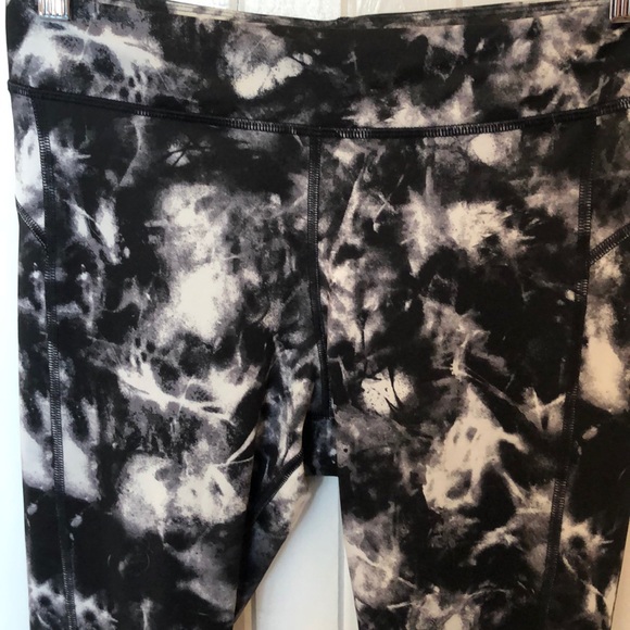 Under Armor Workout Capris - Picture 1 of 5